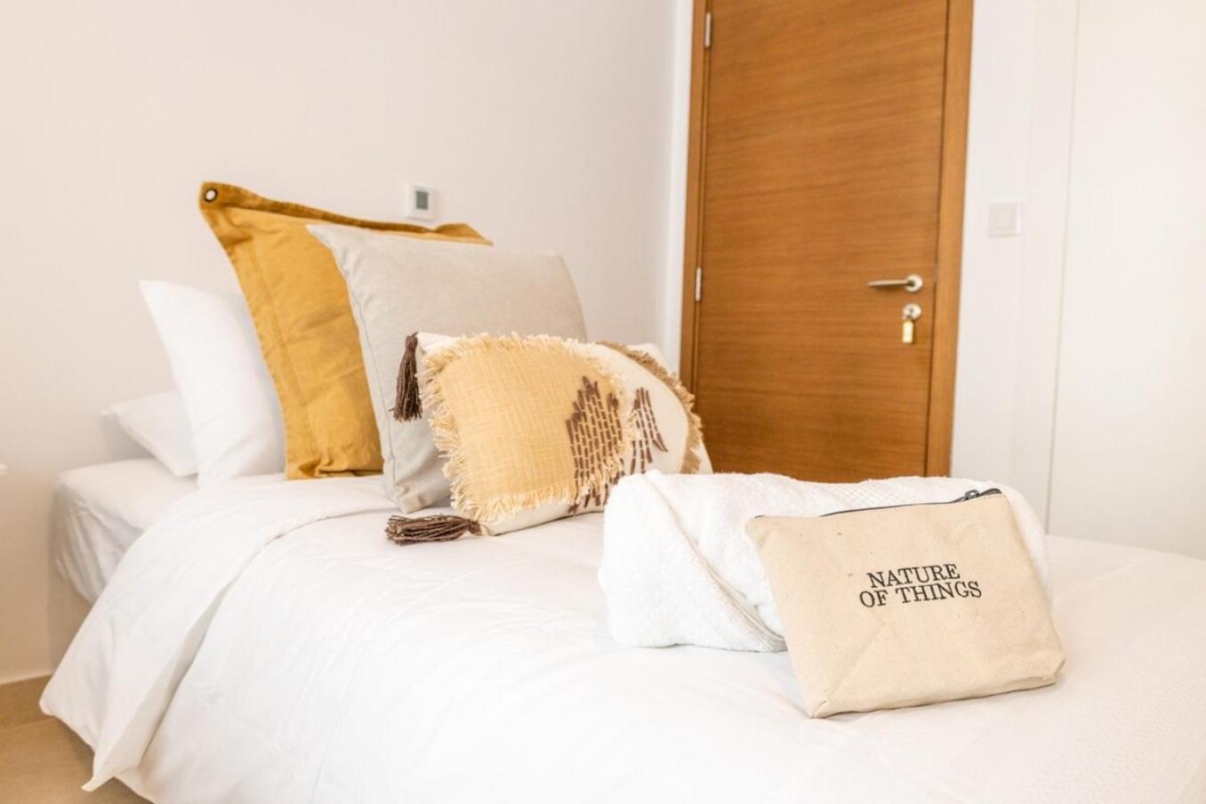 Voyage Ansam Three Bedroom With Ocean Views Abou Dabi